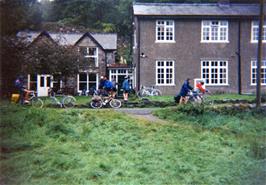It's still raining but we finally have to leave Kings youth hostel and make the best of it